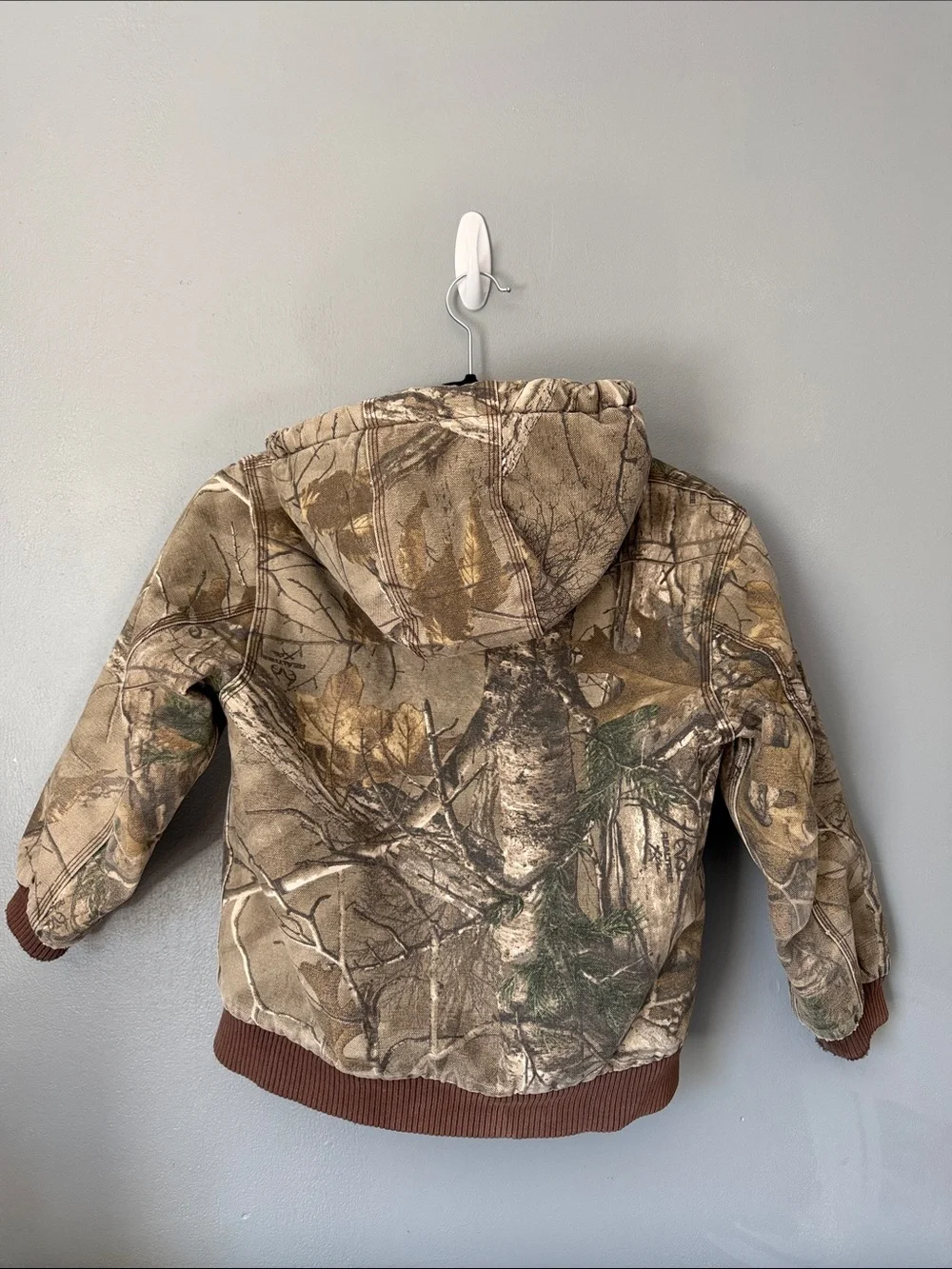 Vintage Y2K Carhartt Kids Real Tree Camo Quilted Hooded Work Wear Jacket Small